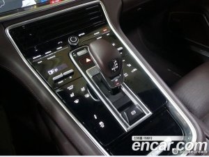 Porsche Panamera 3.0 AWD Executive 2020 года из Южной Кореи