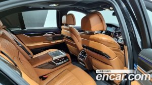 BMW 7-Series 730d xDrive Design Pure Excellence 2020 года из Южной Кореи