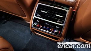 BMW 7-Series 730d xDrive Design Pure Excellence 2020 года из Южной Кореи