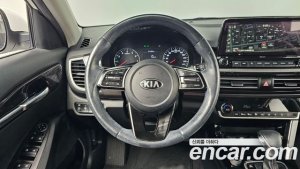 Kia Seltos Бензин 1.6 Turbo 2WD 2021 года из Южной Кореи