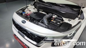 Kia Seltos Бензин 1.6 Turbo 2WD 2022 года из Южной Кореи