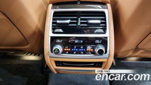 BMW 7-Series 730Ld xDrive Design Pure Excellence 2020 года из Южной Кореи