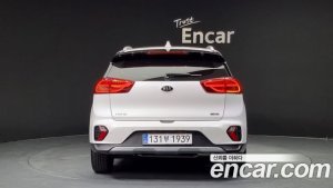 Kia Niro 1.6 HEV 2020 года из Южной Кореи