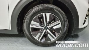 Kia Niro 1.6 HEV 2020 года из Южной Кореи