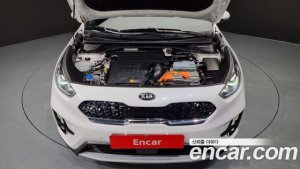 Kia Niro 1.6 HEV 2020 года из Южной Кореи