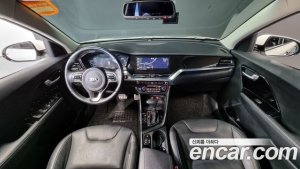 Kia Niro 1.6 HEV 2020 года из Южной Кореи