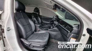 Kia Niro 1.6 HEV 2020 года из Южной Кореи