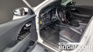 Kia Niro 1.6 HEV 2020 года из Южной Кореи