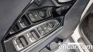 Kia Niro 1.6 HEV 2020 года из Южной Кореи