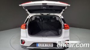 Kia Niro 1.6 HEV 2020 года из Южной Кореи