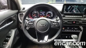 Kia Seltos Бензин 1.6 Turbo 2WD 2022 года из Южной Кореи