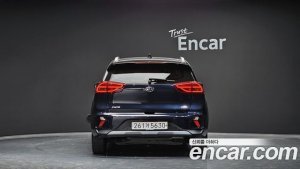 Kia Niro 1.6 HEV 2020 года из Южной Кореи