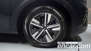 Kia Niro 1.6 HEV 2020 года из Южной Кореи