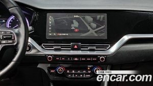 Kia Niro 1.6 HEV 2020 года из Южной Кореи