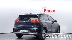 Kia Niro 1.6 HEV 2021 года из Южной Кореи