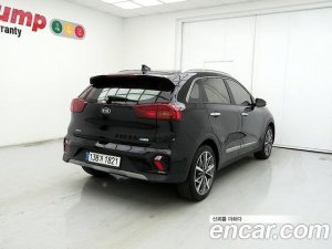 Kia Niro 1.6 HEV 2020 года из Южной Кореи