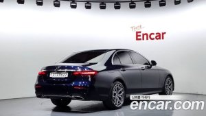 Mercedes-Benz E-Class E220d 4MATIC AMG Line 2021 года из Южной Кореи