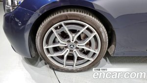 Mercedes-Benz E-Class E220d 4MATIC AMG Line 2021 года из Южной Кореи