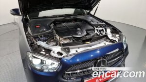 Mercedes-Benz E-Class E220d 4MATIC AMG Line 2021 года из Южной Кореи