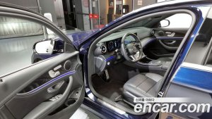 Mercedes-Benz E-Class E220d 4MATIC AMG Line 2021 года из Южной Кореи