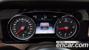 Mercedes-Benz E-Class E220d 4MATIC Exclusive 2020 года из Южной Кореи