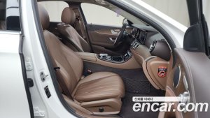 Mercedes-Benz E-Class E220d 4MATIC Exclusive 2020 года из Южной Кореи