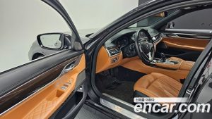 BMW 7-Series 740Li xDrive Design Pure Excellence 2020 года из Южной Кореи