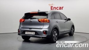 Kia Niro 1.6 HEV 2020 года из Южной Кореи