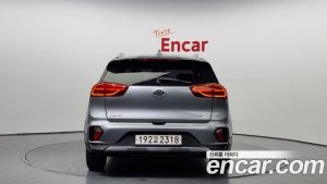 Kia Niro 1.6 HEV 2020 года из Южной Кореи