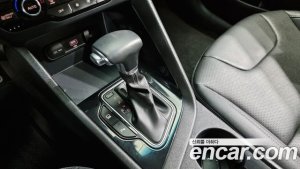 Kia Niro 1.6 HEV 2020 года из Южной Кореи