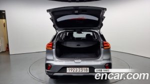 Kia Niro 1.6 HEV 2020 года из Южной Кореи