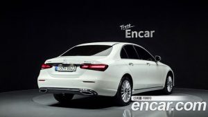 Mercedes-Benz E-Class E220d 4MATIC Exclusive 2021 года из Южной Кореи
