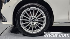 Mercedes-Benz E-Class E220d 4MATIC Exclusive 2021 года из Южной Кореи