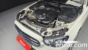 Mercedes-Benz E-Class E220d 4MATIC Exclusive 2021 года из Южной Кореи
