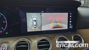 Mercedes-Benz E-Class E220d 4MATIC Exclusive 2021 года из Южной Кореи