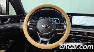 Kia K5 Signature 2021 года из Южной Кореи