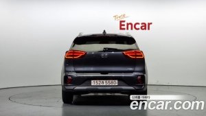 Kia Niro 1.6 HEV 2020 года из Южной Кореи