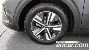 Kia Niro 1.6 HEV 2020 года из Южной Кореи