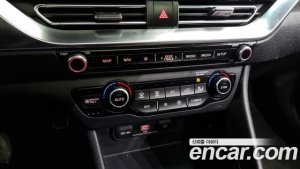 Kia Niro 1.6 HEV 2020 года из Южной Кореи