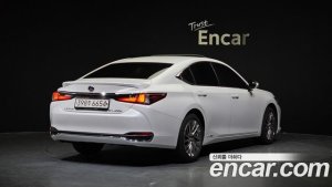 Lexus ES Luxury Plus 2021 года из Южной Кореи