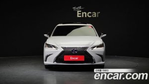 Lexus ES Luxury Plus 2021 года из Южной Кореи