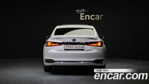Lexus ES Luxury Plus 2021 года из Южной Кореи