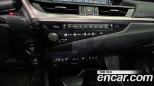 Lexus ES Luxury Plus 2021 года из Южной Кореи