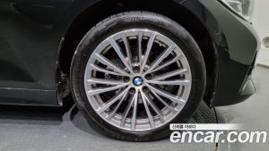 BMW 3-Series 320i Touring Luxury 2021 года из Южной Кореи