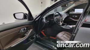 BMW 3-Series 320i Touring Luxury 2021 года из Южной Кореи