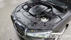 BMW 7-Series 730d xDrive Design Pure Excellence 2020 года из Южной Кореи