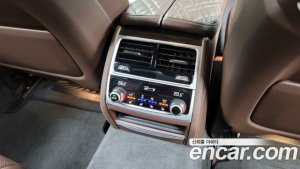 BMW 7-Series 730d xDrive Design Pure Excellence 2020 года из Южной Кореи