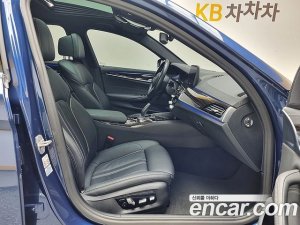 BMW 5-Series 520i M Sport 2021 года из Южной Кореи