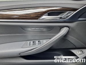 BMW 5-Series 520i M Sport 2021 года из Южной Кореи