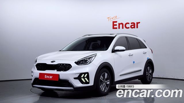 Kia Niro 1.6 HEV 2020 года из Кореи